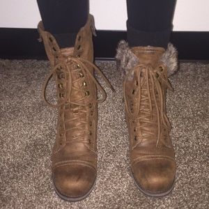 Combat boots